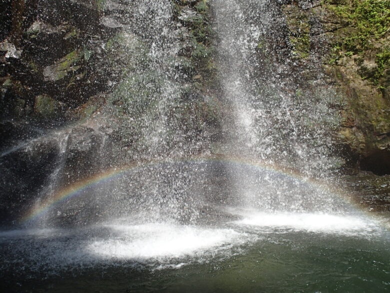 ター滝の虹